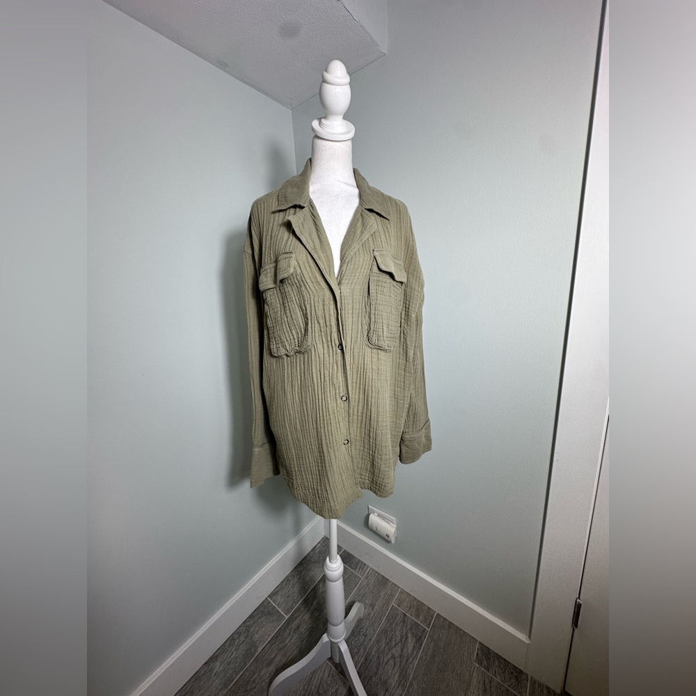 We The Free Izzy Cargo Double Cloth Buttondown in Sage Green Size Small - Picture 4 of 15